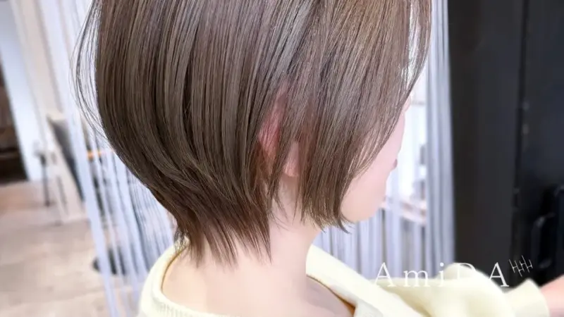 女性らしいショートヘアAmiDA