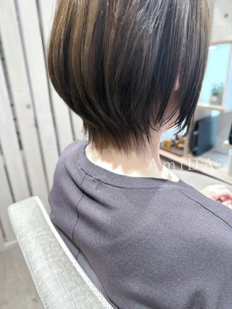 えりあしのクセを解消してすっきりショートに☆